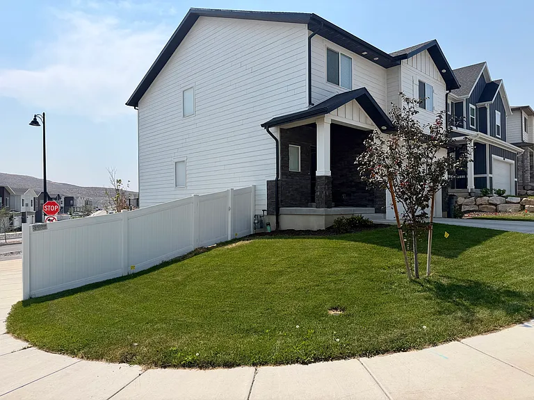 1431 W Rose Glow Dr — Photo 2