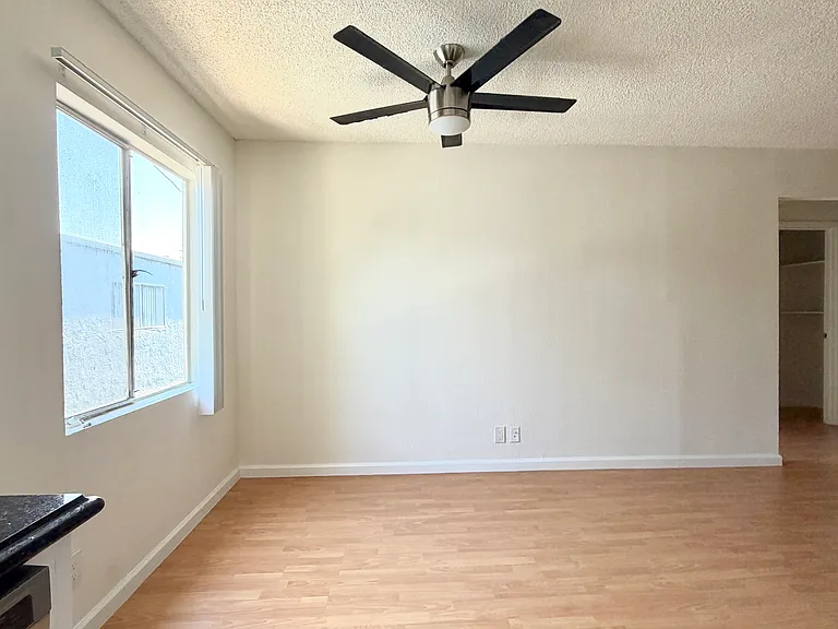 6938 Kester Ave #11 — Photo 7