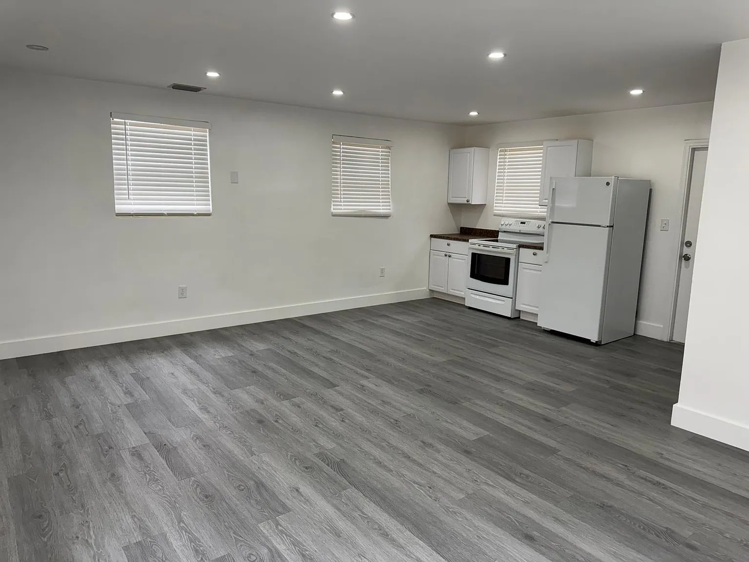4550 SW 36 St - 1 — Photo 3