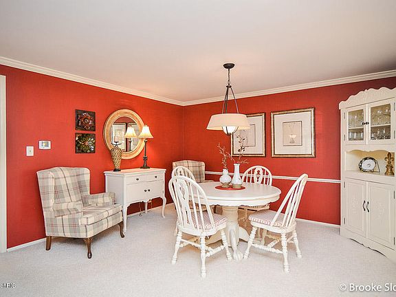 3rd image of 1853 Onaway Dr SE