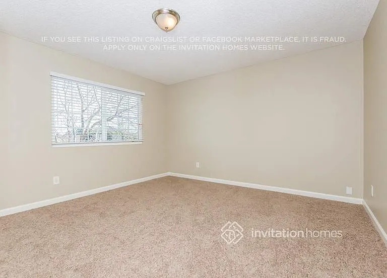 560 E Wigeon Way — Photo 12