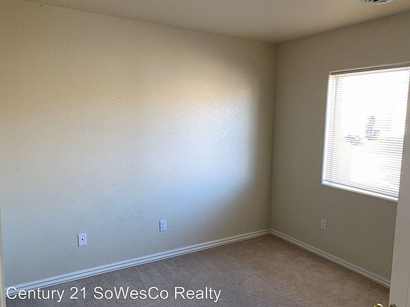 5th image of 1903 Hollyhock Cir
