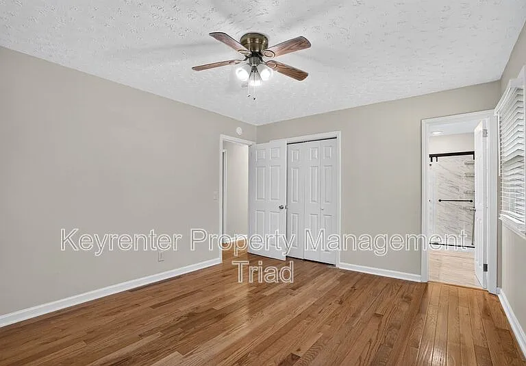 5108 Lakeshore Ct — Photo 22