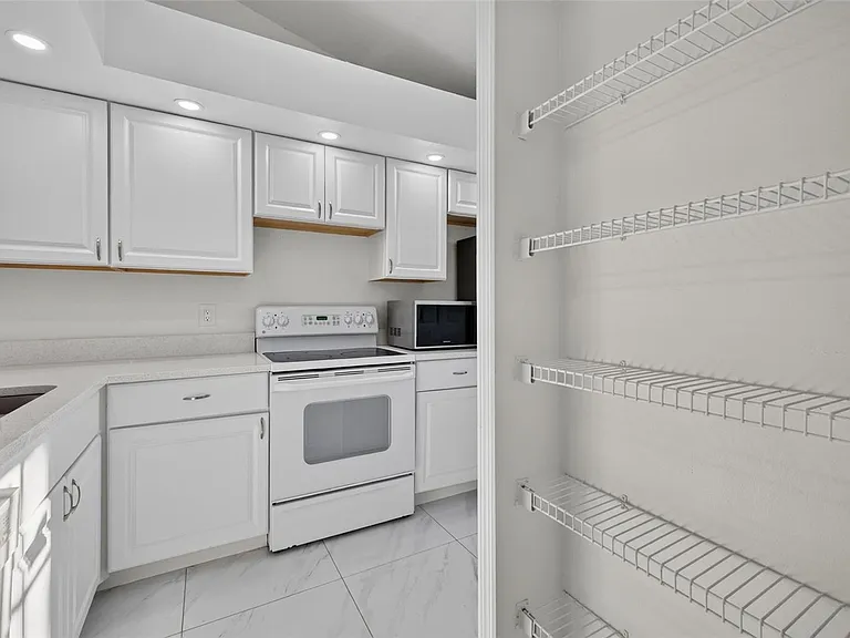 3128 Sandy Shore Ln — Photo 10