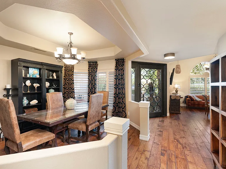 372 W Amoroso Dr — Photo 27