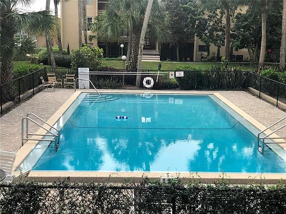 4th image of 600 Orange Dr APT 165