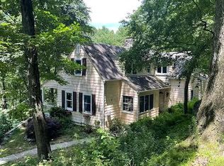 11 College Hill Rd, Montrose, NY 10548
