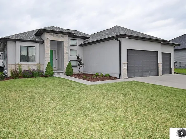 8911 S 32nd St, Lincoln, NE 68516