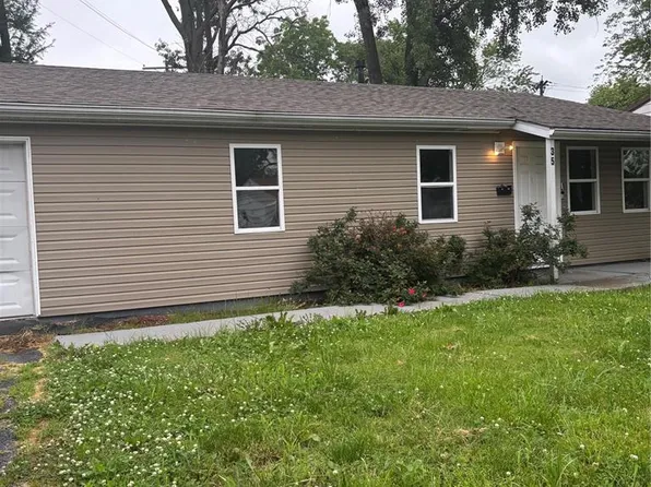 35 Saint Justin Dr, Cahokia, IL 62206