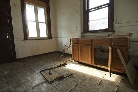 4th image of 6542 S Eberhart Ave