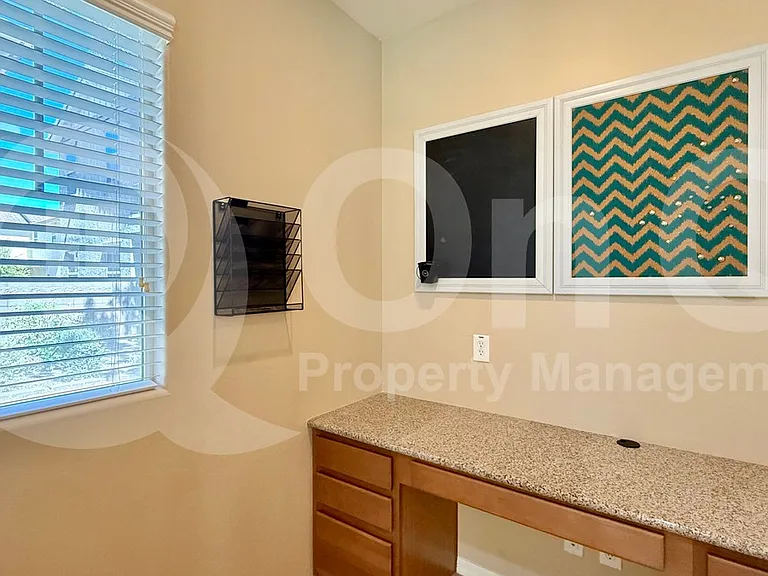 894 S Agnes Ln — Photo 9
