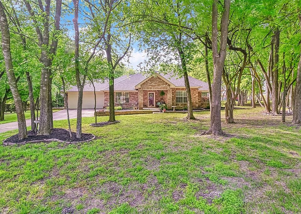 1st image of 119 Carrington Dr
