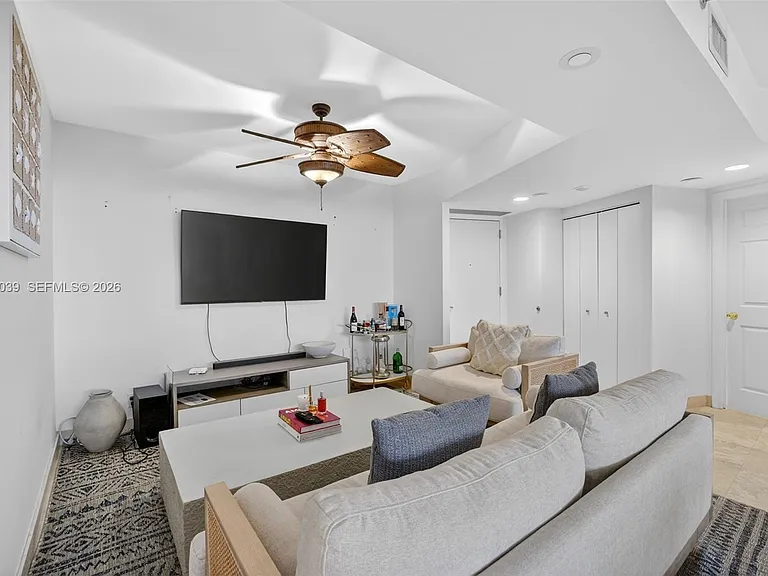 1000 Island Blvd #2105 — Photo 8