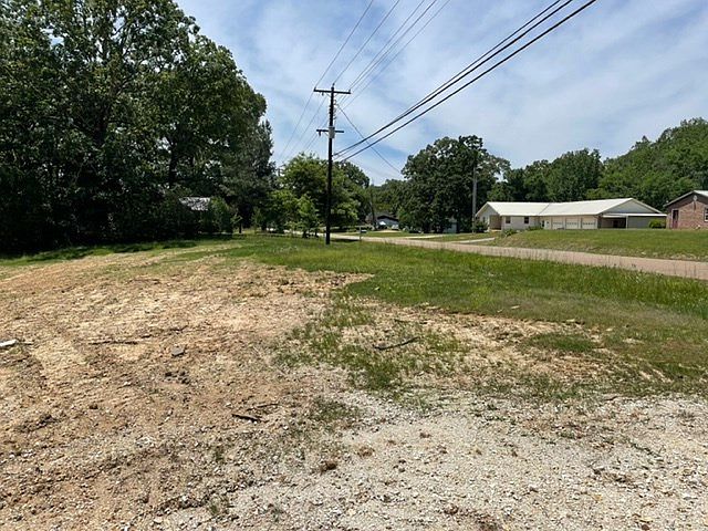 2nd image of 1440 India Rd