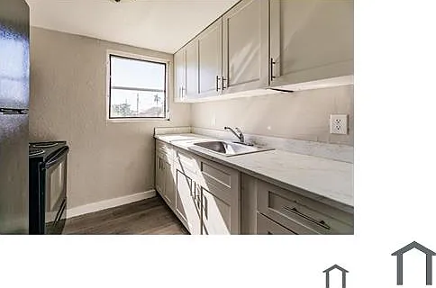 612 SW 6th St #2 — Photo 1