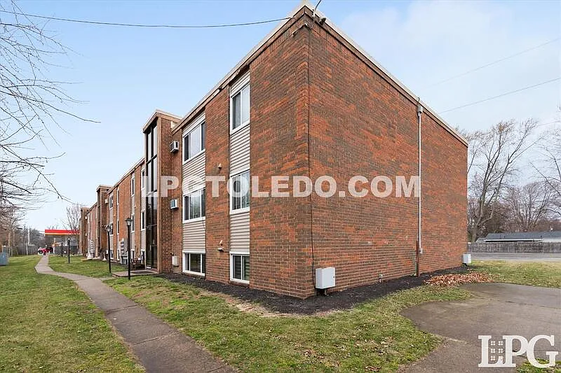 1 bed, 1.0 bath, 586 sqft, $675 — Photo 3