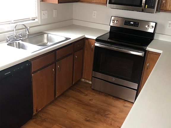 3rd image of 3303 N 20th Ct