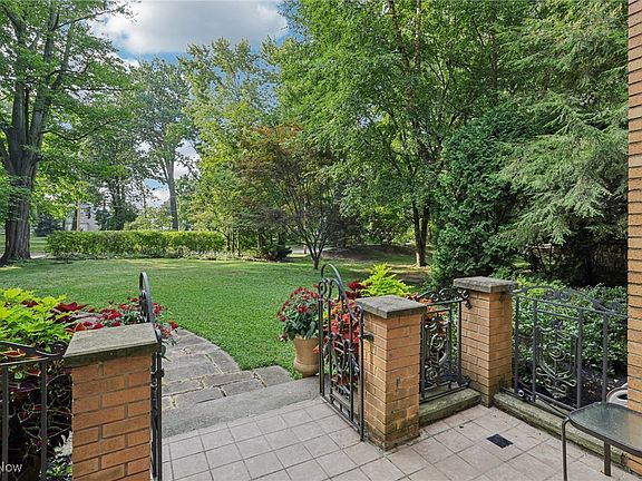 2nd image of 13104 Lake Shore Blvd