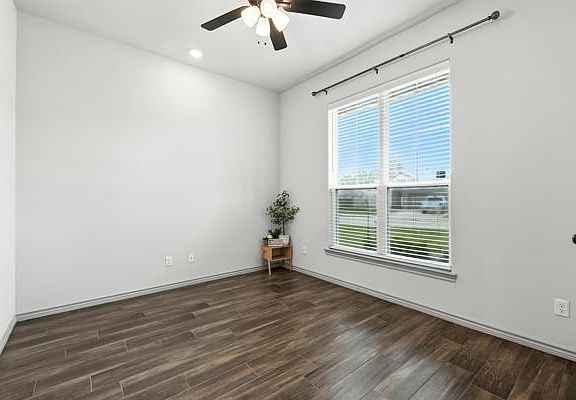 4th image of 1649 Briscoe Manor Ct