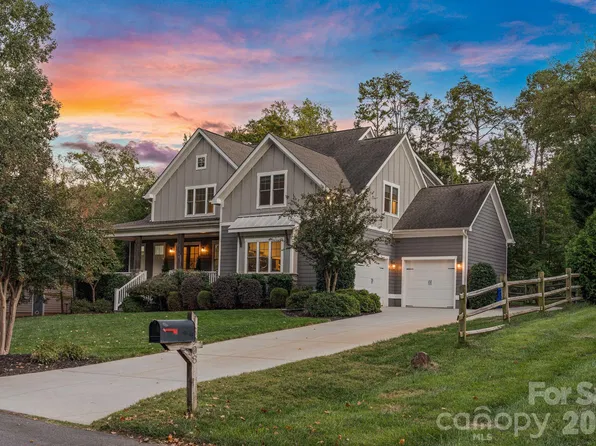 13908 Island Dr, Huntersville, NC 28078