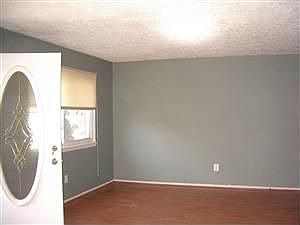 4th image of 9307 Sylvia St