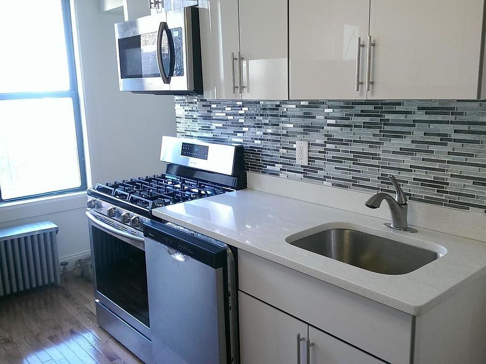 2nd image of 582 7th Ave APT 3R
