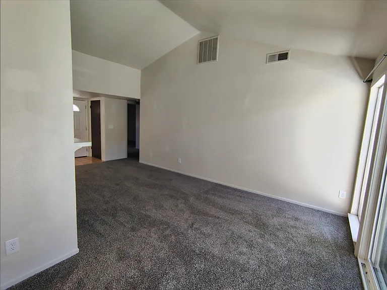 1005 Sylvan Meadows Dr — Photo 4