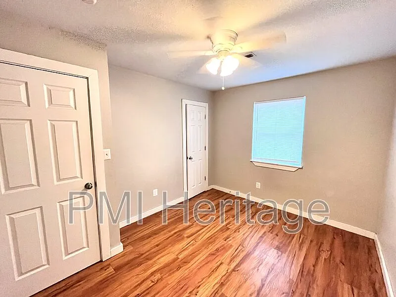 2 bed, 1.0 bath, 700 sqft, $930 — Photo 4