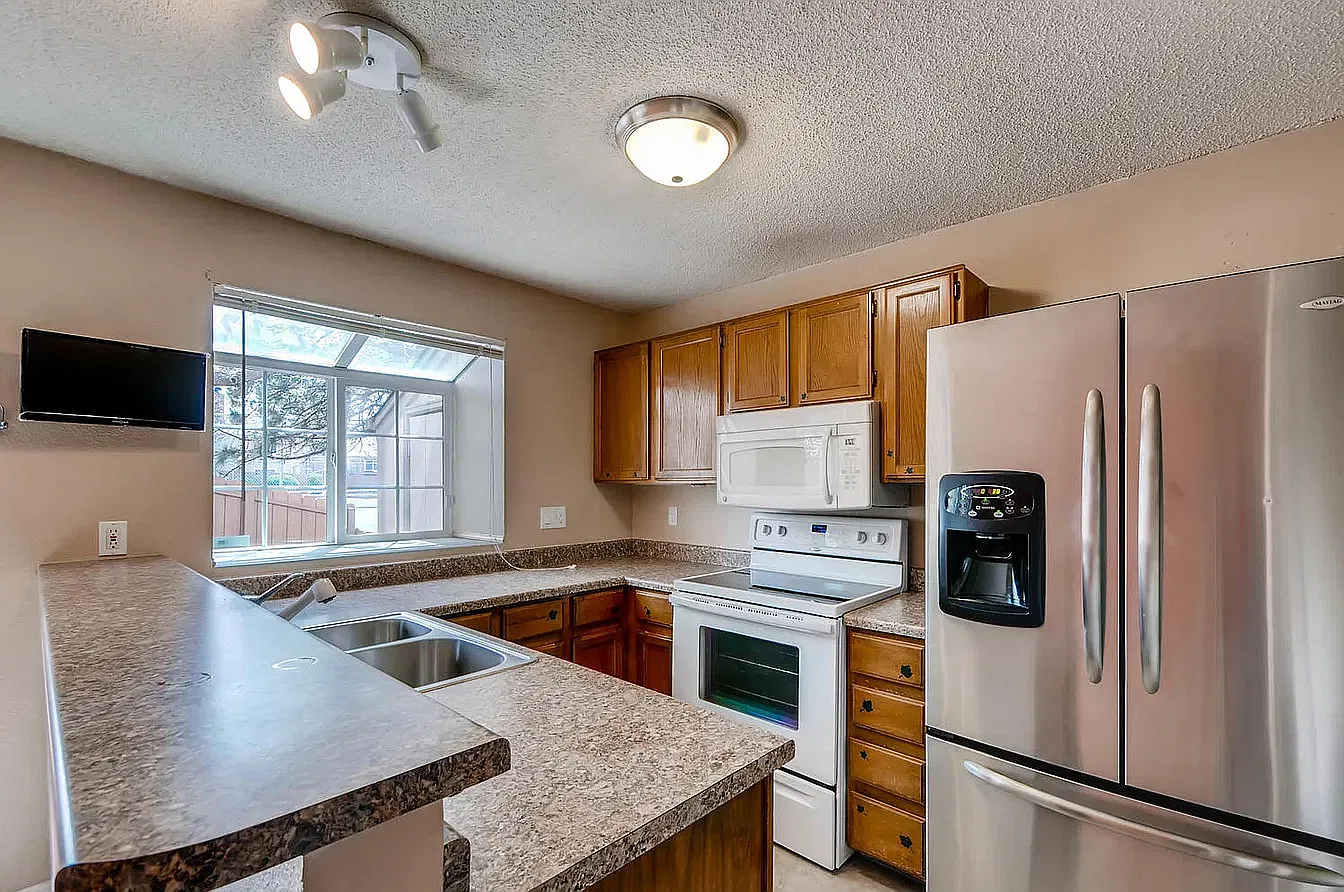 2 bed, 1088 sqft, $2,100 — Photo 4