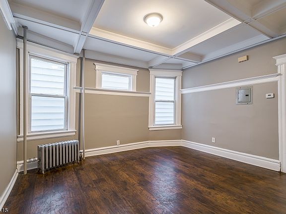 2nd image of 29 Linden Ave