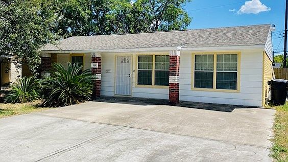 2nd image of 3831 Brookmeade Dr