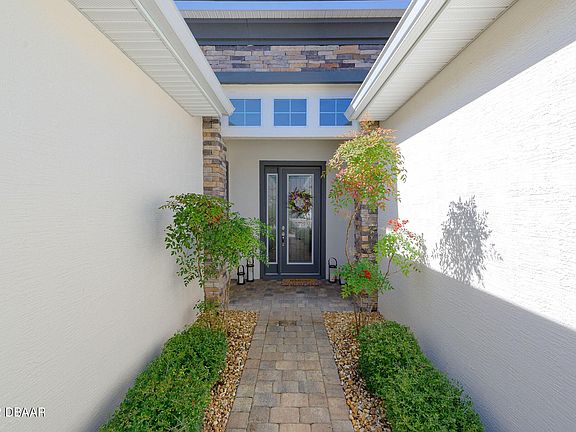 3rd image of 773 Aldenham Ln