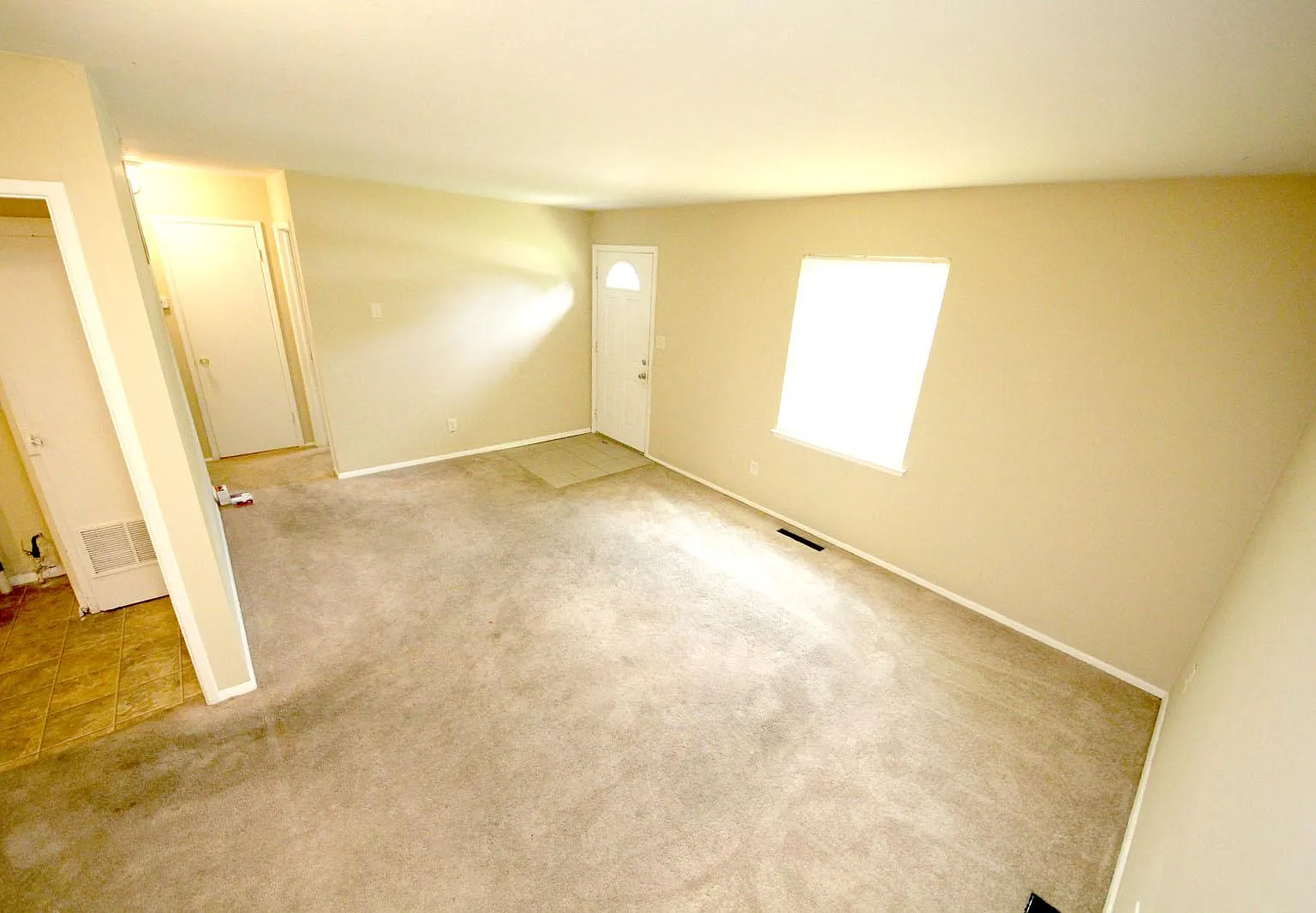 2 bed, 910 sqft, $1,190 — Photo 2