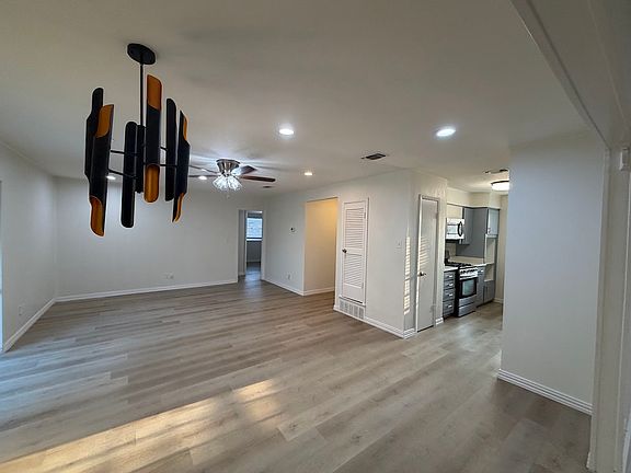 5th image of 421 Smith Ave