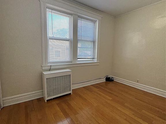 5th image of 12 Magnolia St 1