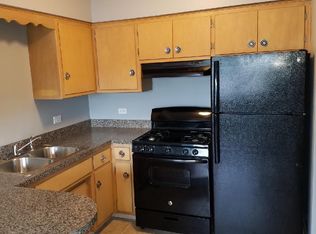 3950 W 94th St APT 3E, Evergreen Park, IL 60805