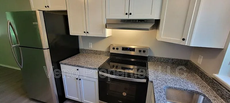2 bed, 1.0 bath, 900 sqft, $1,400 — Photo 2