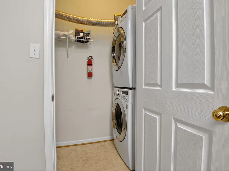 46588 Drysdale Ter #201 — Photo 25