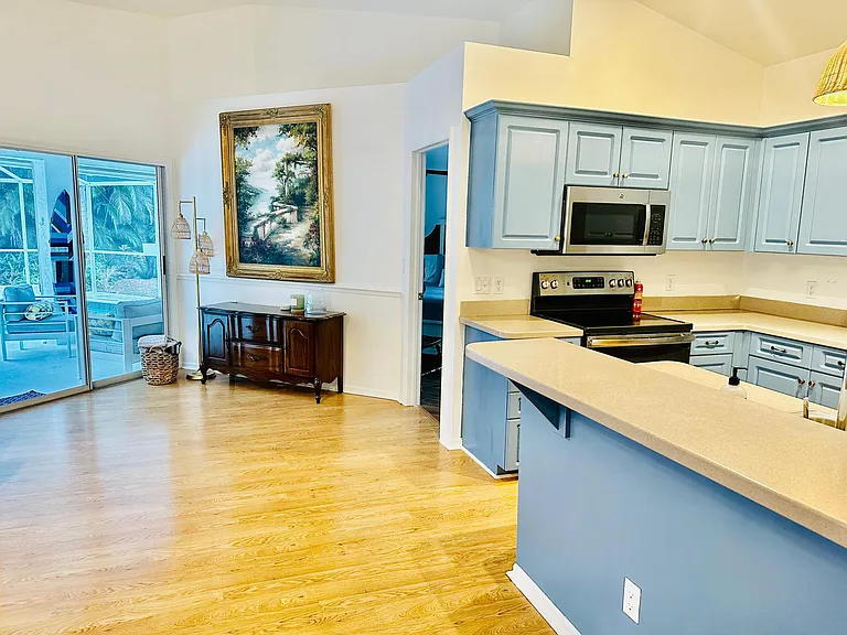 2540 Royal Palm Ct — Photo 4