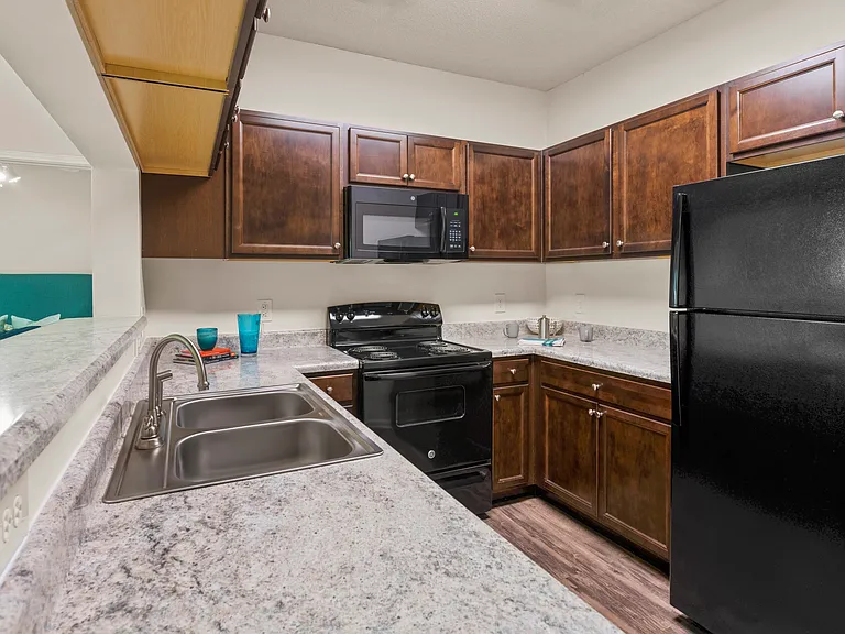 Cambridge Park Apartments — Photo 86