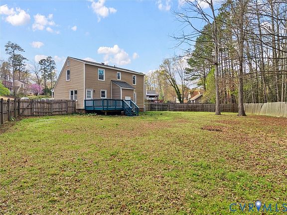 3rd image of 5102 White Pickett Ln