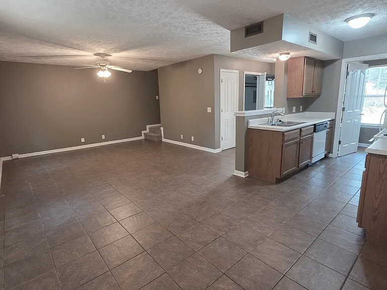 261 Indian Park Dr — Photo 6