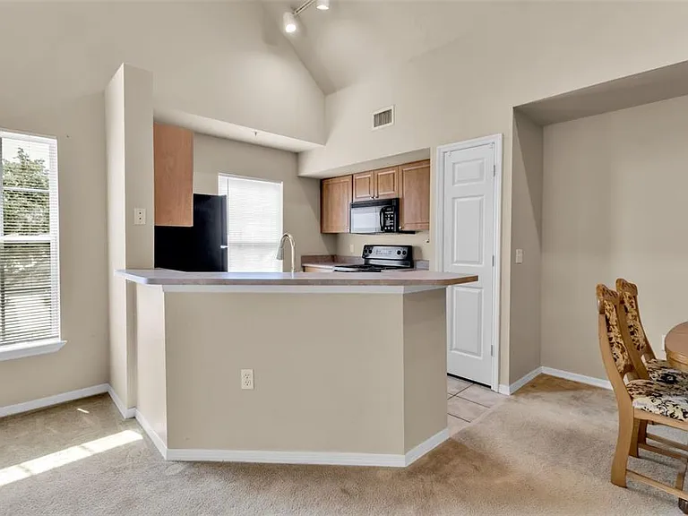 5541 Rosehill Rd #202 — Photo 17