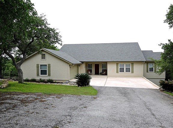 3rd image of 742 Moss Rose Ln