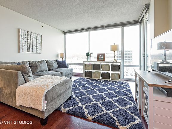 2nd image of 9725 Woods Dr Unit 616