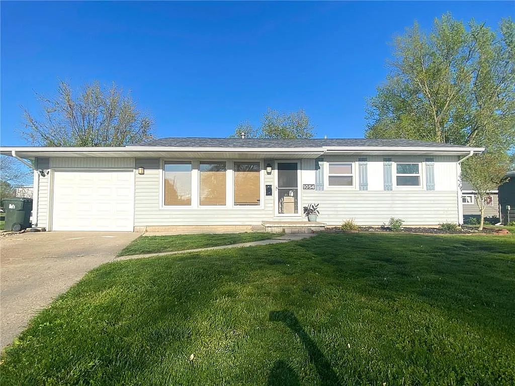 1054 Rudy Ave photo 1