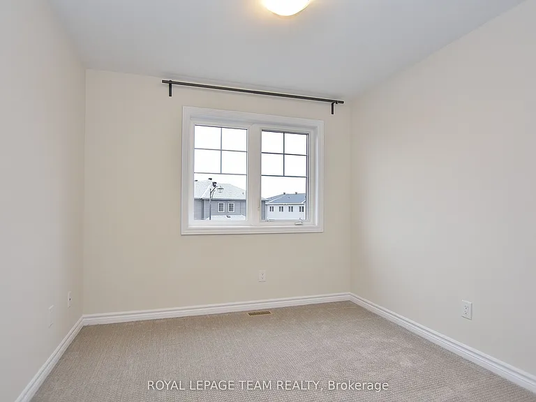 30 Rookie Cres — Photo 19