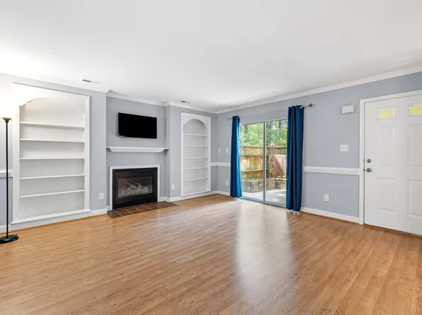 483 Summerwalk Cir #483, Chapel Hill, NC 27517
