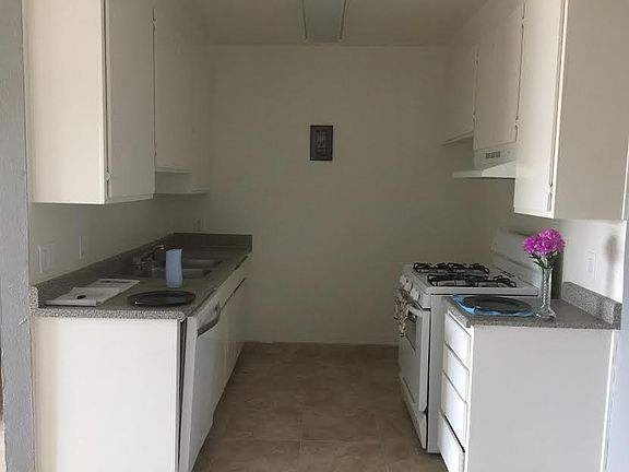 3rd image of 8513 Cedros Ave APT 9