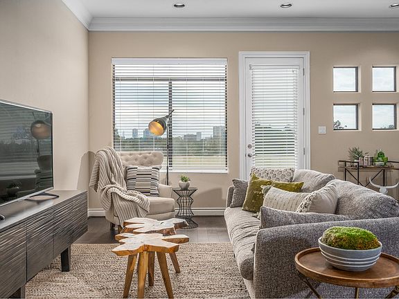 5th image of 510 Lovett Blvd APT 401
